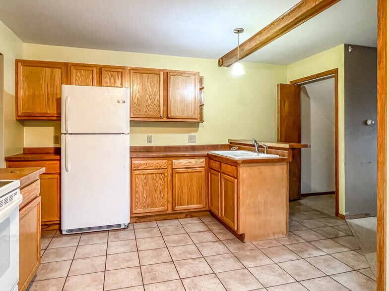 Kitchen - 2216 Longyear Ave