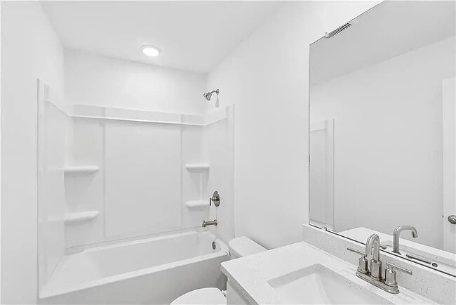 Building Photo - 186 Redbud Rd