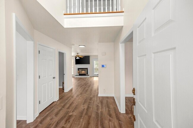 Building Photo - 7028 Sugarplum Rd