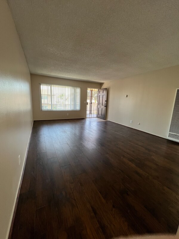 Building Photo - 900 S Highland Ave