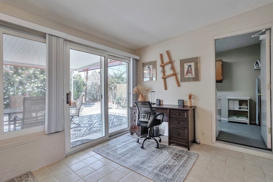 Building Photo - 10113 W Pebble Beach Dr
