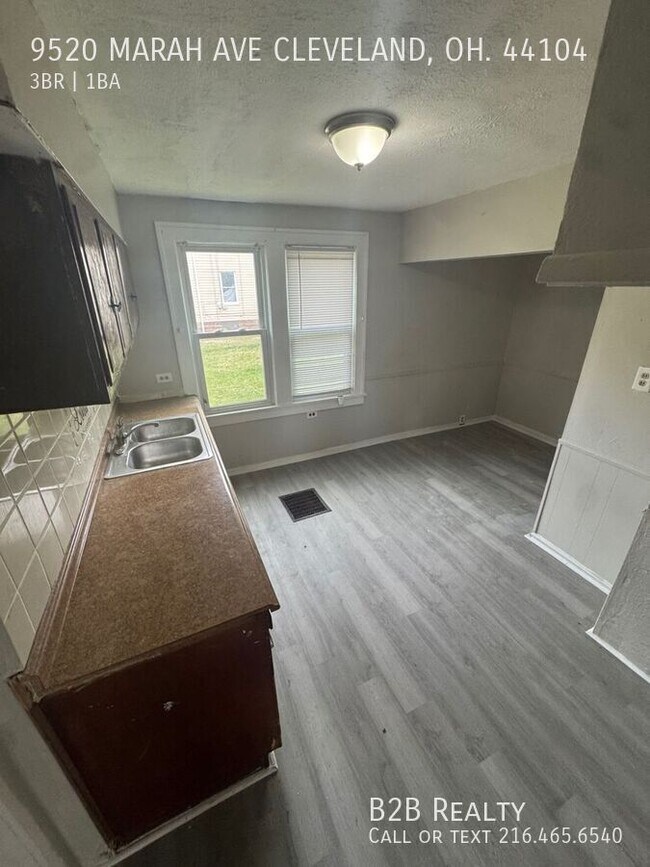 Building Photo - 9520 Marah Ave