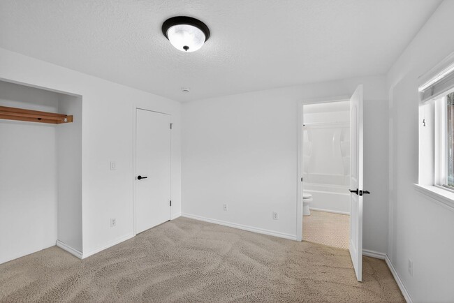 Building Photo - Charming Single-Level Home with Large Fenced Yard – Pets Welcome!