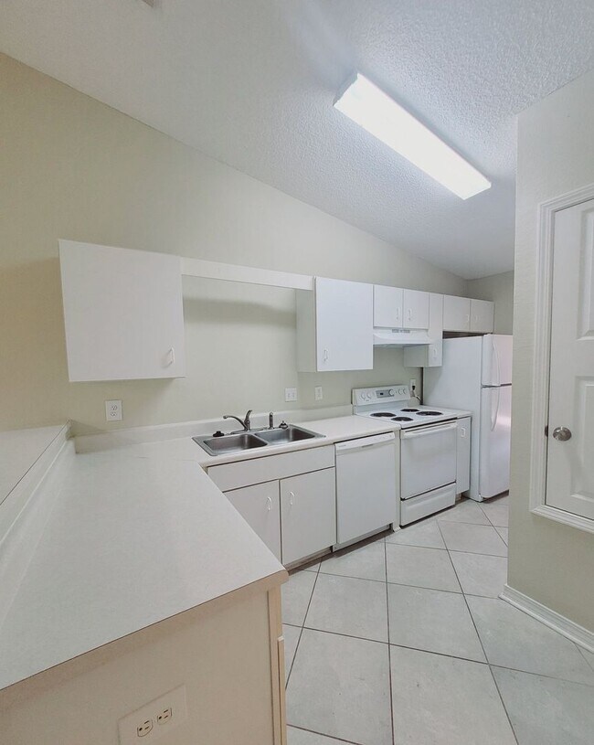 Building Photo - 2468 Spyglass Cir