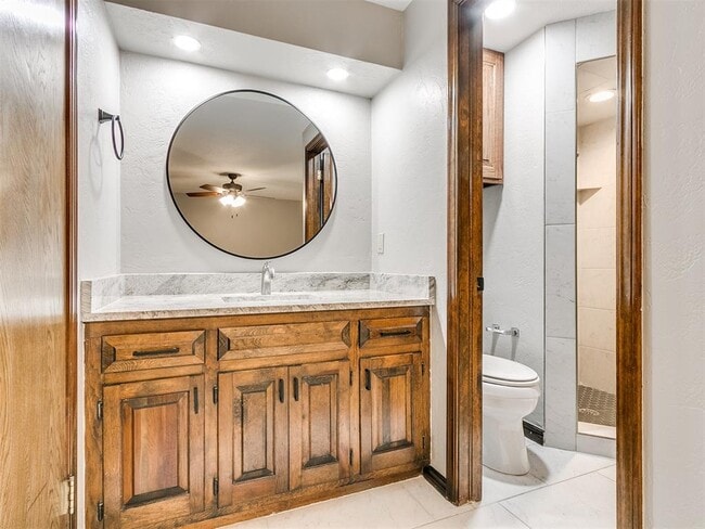 Building Photo - 1213 Westbrooke Terrace