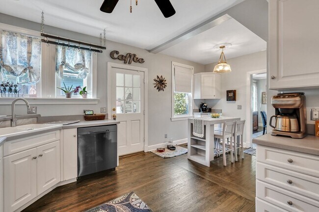 Building Photo - Beautiful Home in Desirable Ardsley Park
