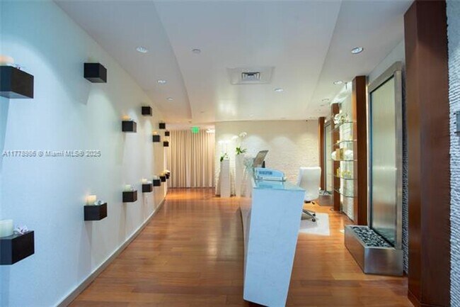 Building Photo - 17121 Collins Ave