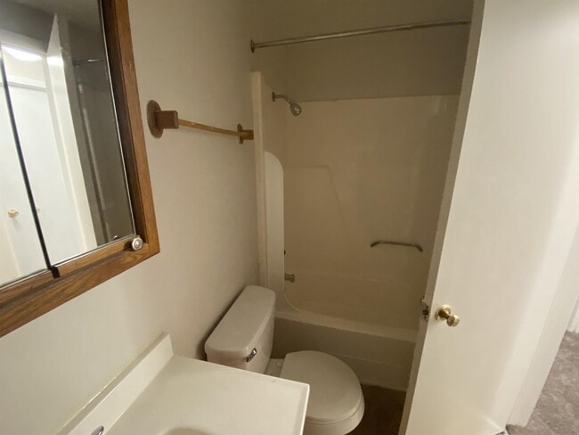 Building Photo - 2664 Pontiac St