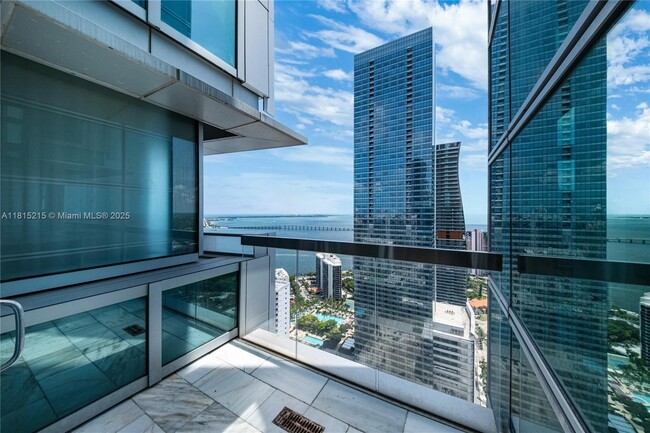 Building Photo - 1395 Brickell Ave