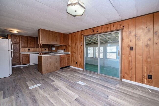 Building Photo - 3 Bed 2 Bath South Columbia