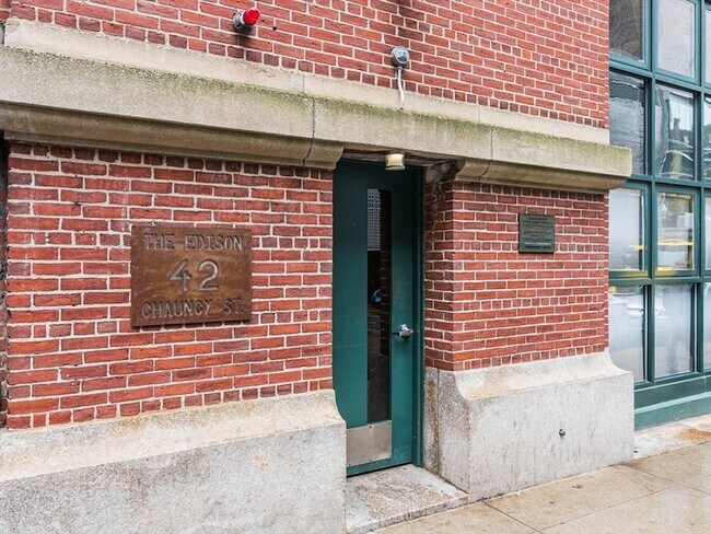 Building Photo - 42 Chauncy St