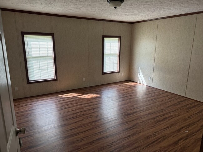 Building Photo - 9859 Shepherd Rd