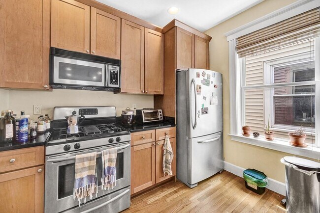 Building Photo - 283 Western Ave