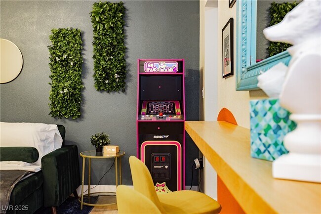 Building Photo - 1414 S 3rd St