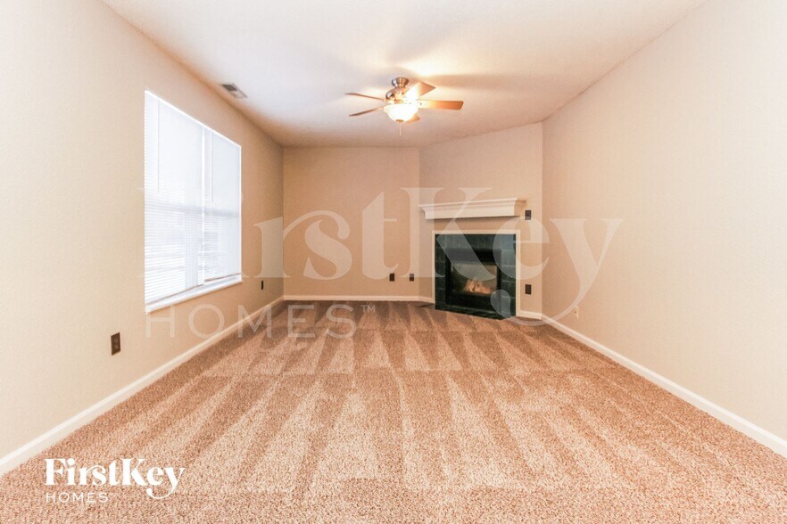 Building Photo - 1164 Chestnut Ln