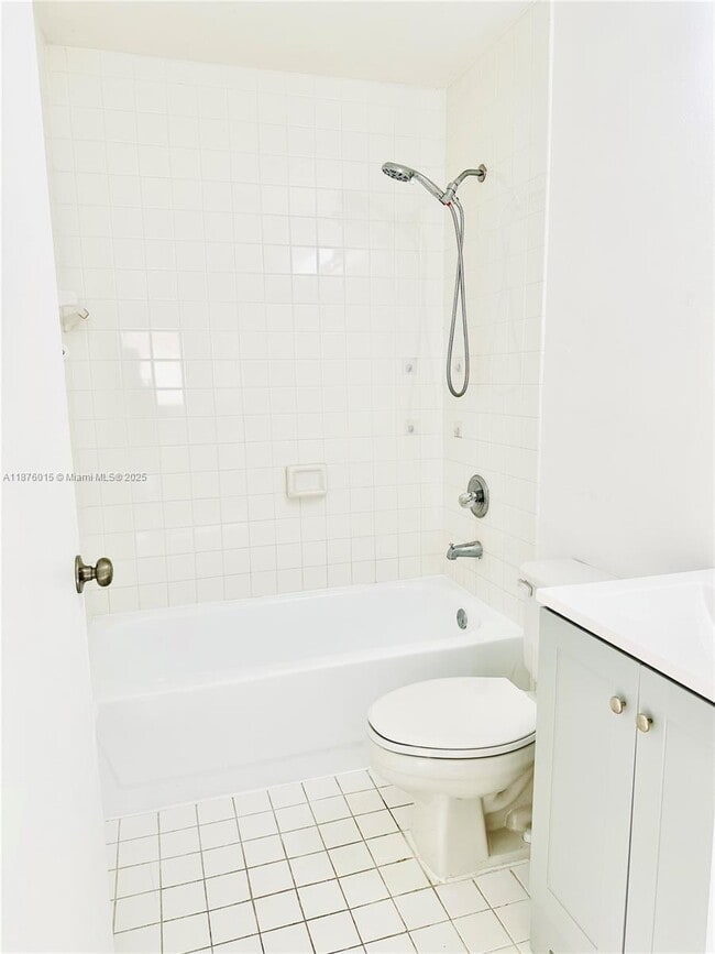Building Photo - 16148 SW 138th Pl