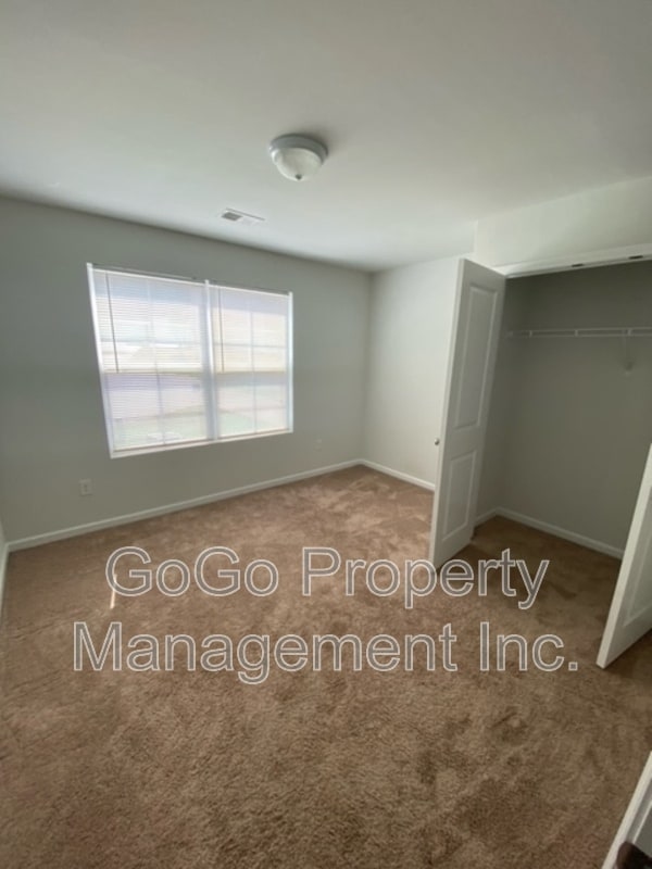 Building Photo - 811 Millsgrove Ct