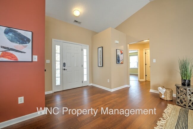 Building Photo - 302 Creeks End Cir