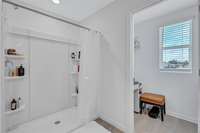 Building Photo - 7601 Rosewood Gdn Lp