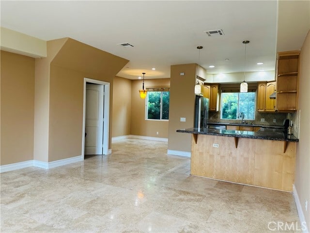 Building Photo - 5555 Carpenter Ave