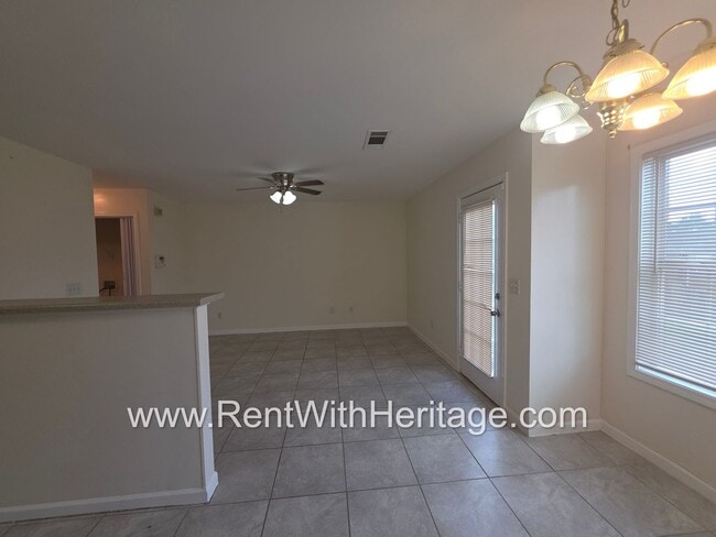 Building Photo - Fantastic 4bd/2.5ba Townhome/ Swim Tennis/ Great Location
