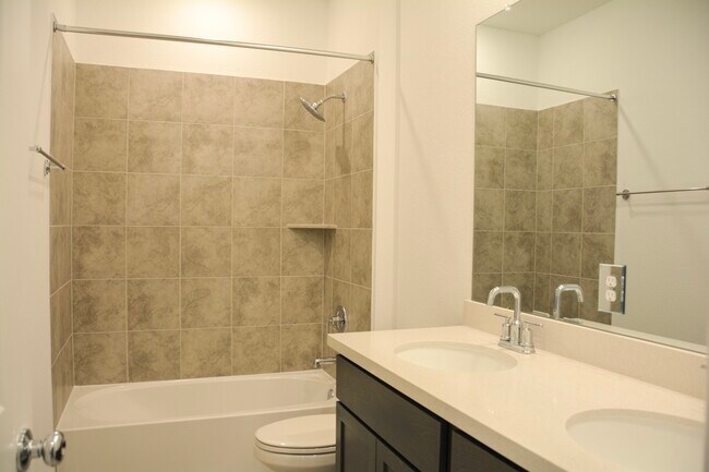 Building Photo - 18226 Flora Grv Dr