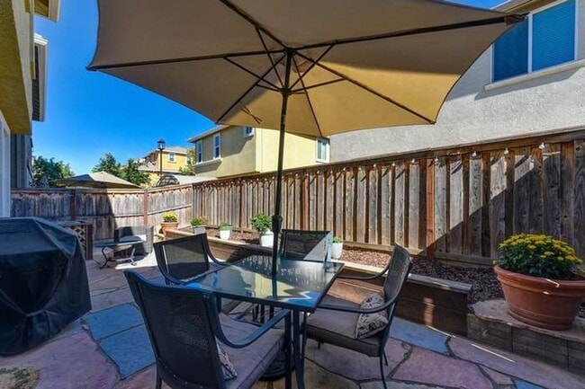 Building Photo - NICE TWO STORY HOME IN WEST ROSEVILLE!