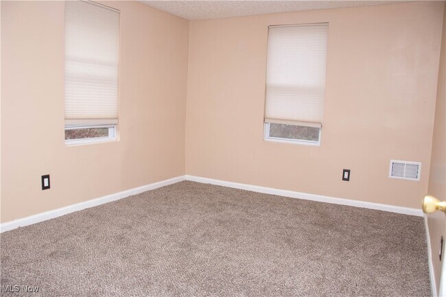 Building Photo - 1093 Wilbur Ave