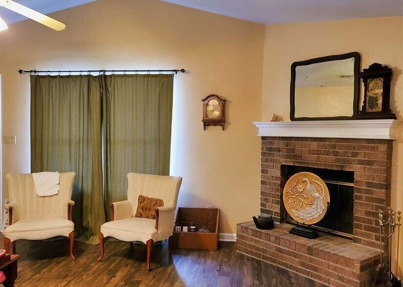 Building Photo - 4464 Westover Dr