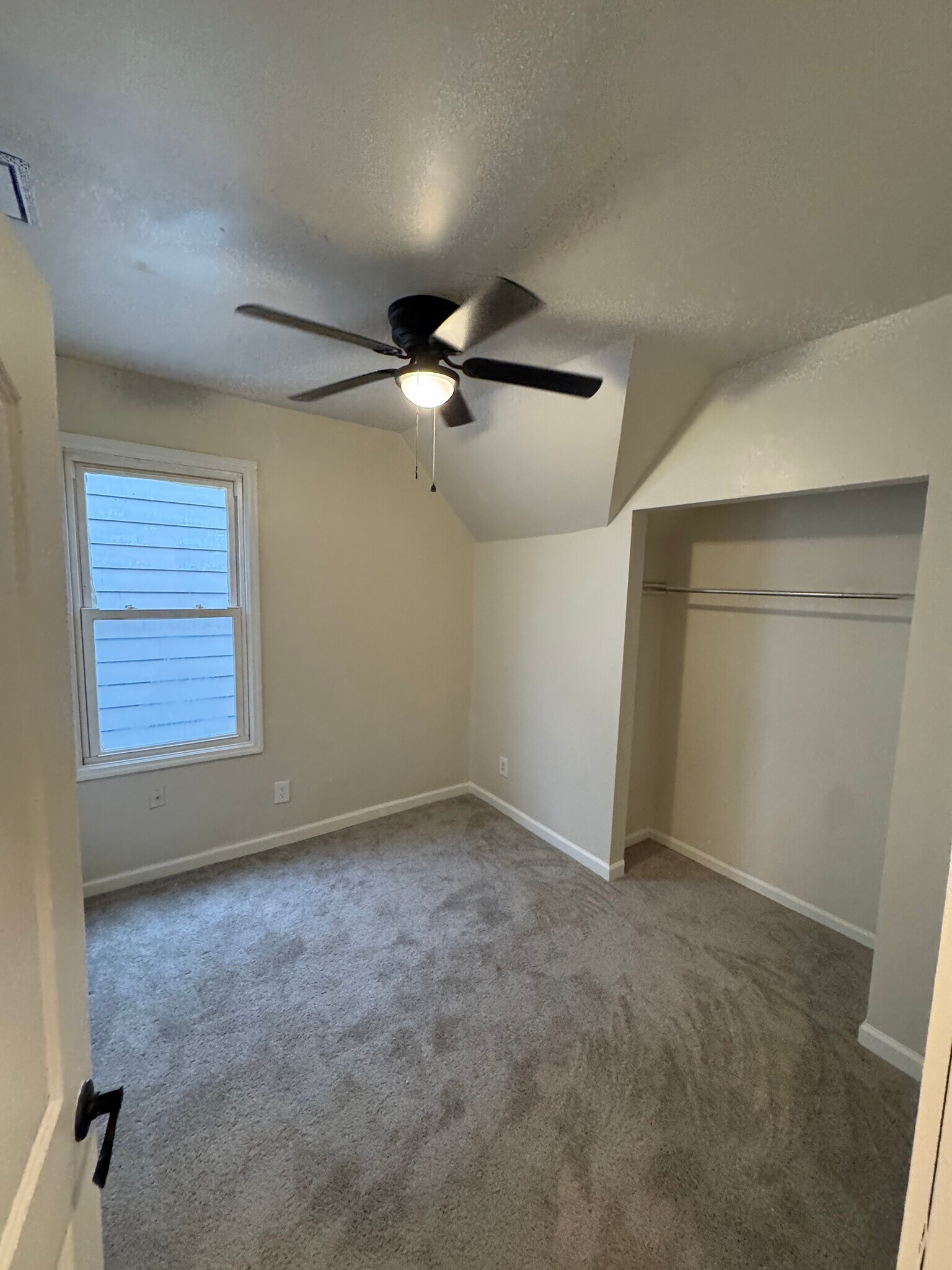 Building Photo - 5209 Warren Ave