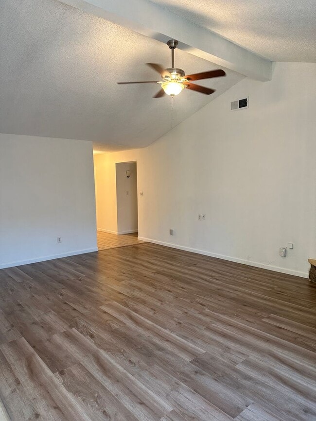 Building Photo - 1211 Cedar Tree Wy