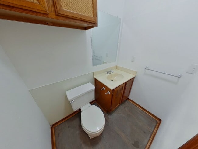 Building Photo - 3233 Illinois Apt #4