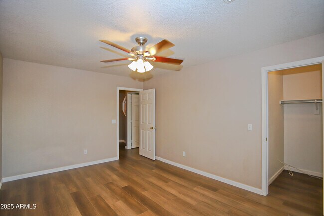 Building Photo - 8833 S 13th Pl