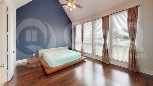 Building Photo - 5811 Lightfoot Ln