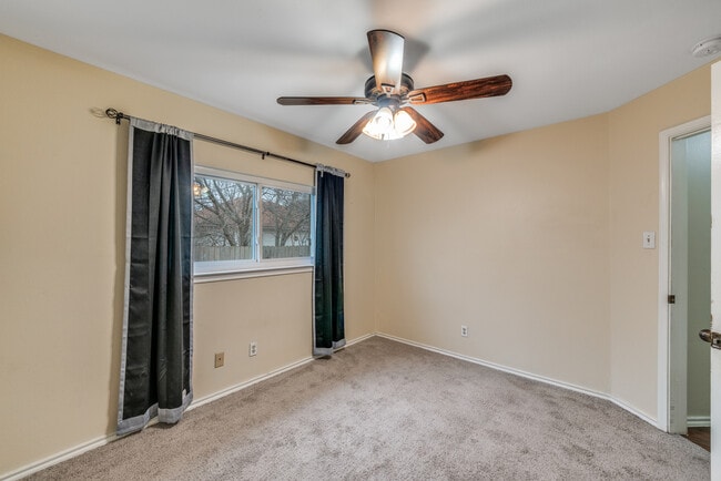 Building Photo - 6858 Celes Meadow Dr