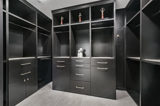 Building Photo - 2315 Bending Spring Dr