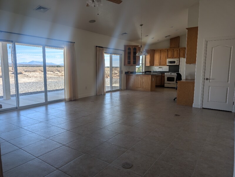 Building Photo - 3801 Malibou Ave