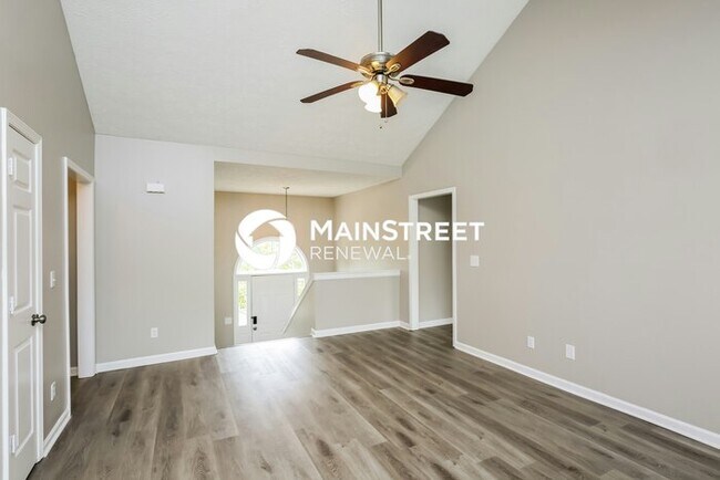 Building Photo - 4 Bedroom Pet-Friendly Home in Flowery Branch, GA with Main Street Renewal