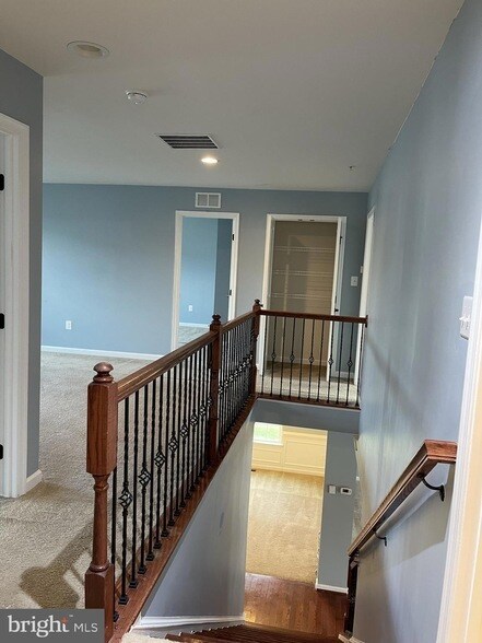 Building Photo - 9229 Wainwright Ln