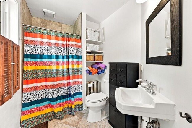 Building Photo - Beautiful 3B/2B Twin with Off-Street Parking in West Chester Borough