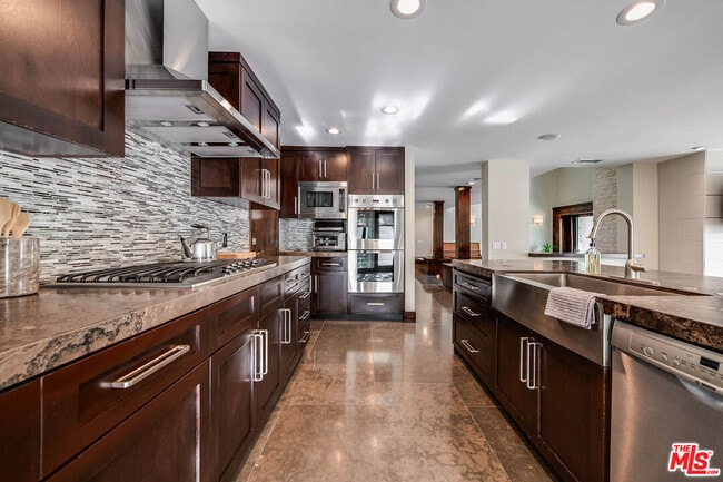 Building Photo - 11470 Dona Evita Dr