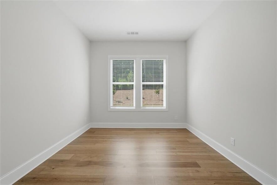 Building Photo - 401 Oakleigh Ave