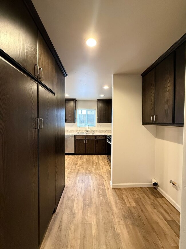 Building Photo - Orcutt Single Story Updated Home is Pet Fr...