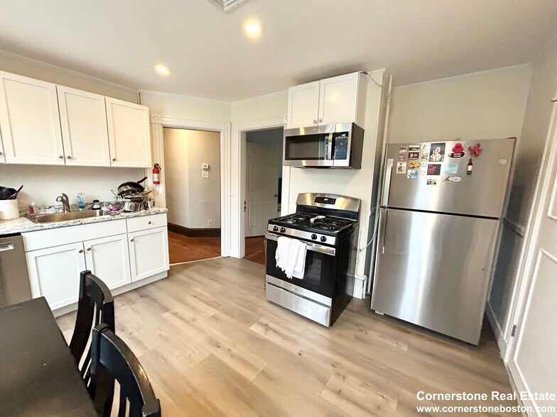 Building Photo - 38 Cherokee St