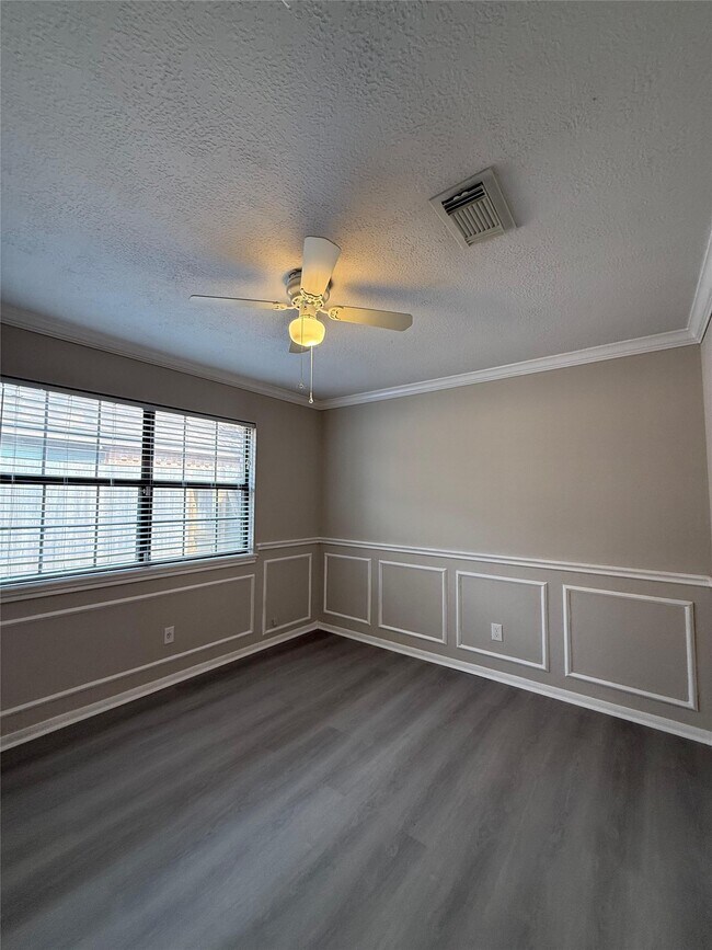 Building Photo - 1042 Cascade Creek Dr