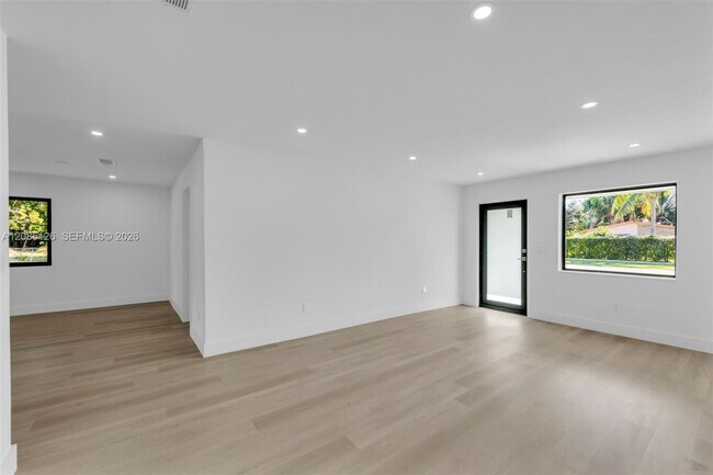 Building Photo - 1597 NE 143rd St
