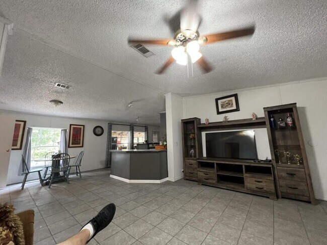 Building Photo - 5135 N Western Dr