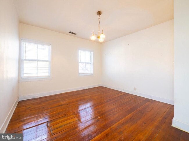 Building Photo - 703 S Loudoun St
