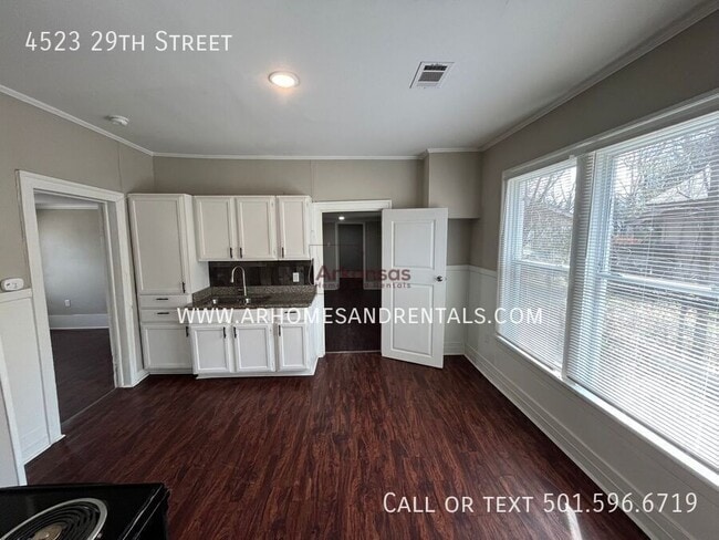 Building Photo - 4523 W 29th St