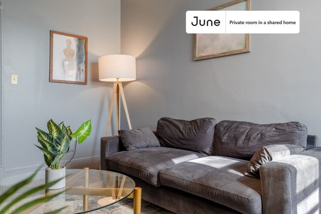 Building Photo - Room in Shared 3 bed/1 bath home